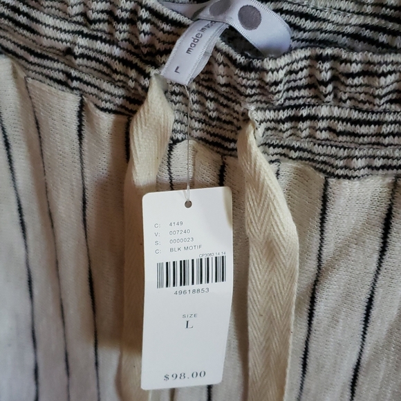 🧜‍♀️HOST PICK!🧜‍ANTHRO 3 DOTS CUTEST PANTS EVER! - Picture 3 of 8